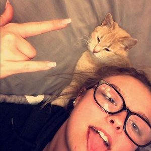 Meet your Posher, Melissa